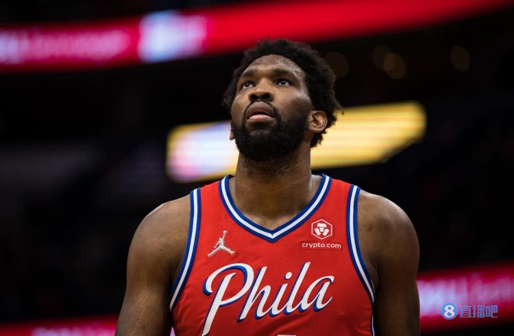 恩比德11月份至今场均拿下38分11板6助 76人战绩为4胜3负