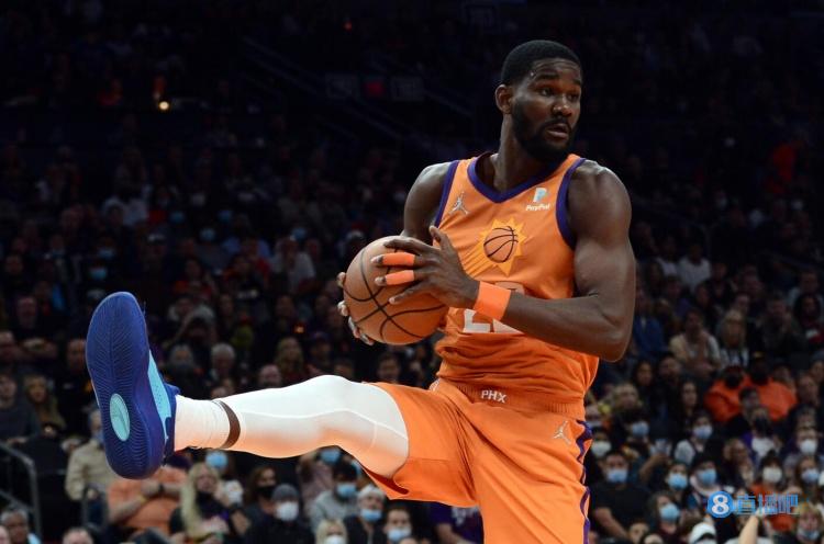 贝弗利推你时有被吓到吗？艾顿：我完全不在乎 让裁判来处理就好