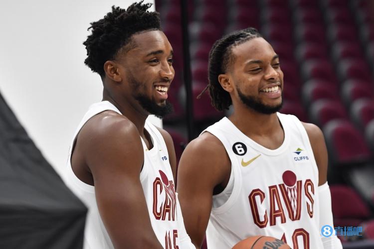 双星驱动进攻！上半场 加兰8中7砍下20分 米切尔拿到19分4助