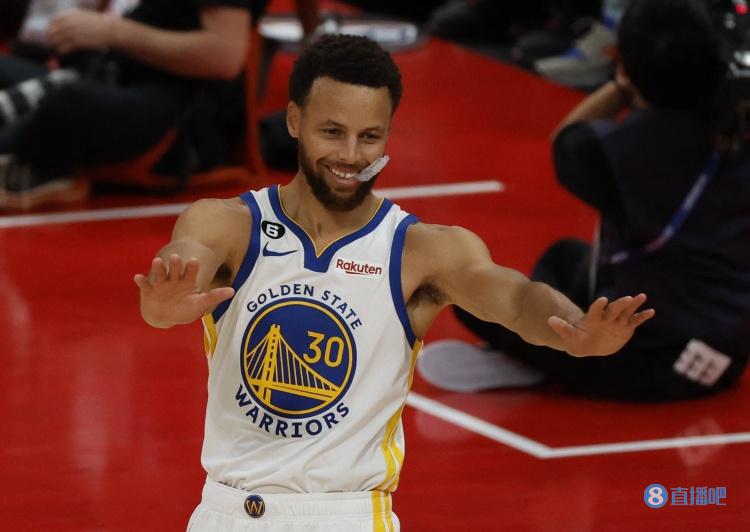 A-史密斯:人们都被库里骗了 他平时笑嘻嘻但从未懈怠过