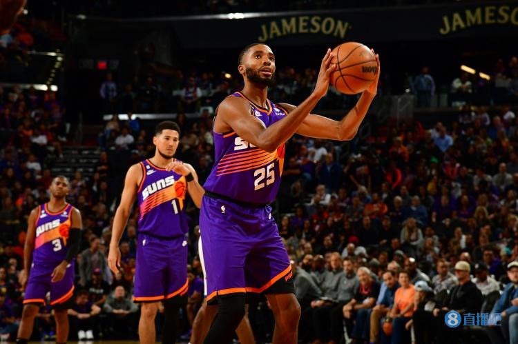 蒙蒂：不希望布克和布里奇斯赛季初过长的登场时间一直持续下去