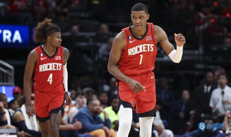 榜眼+探花=铁花！杰伦-格林半场5中1 小史密斯6中0