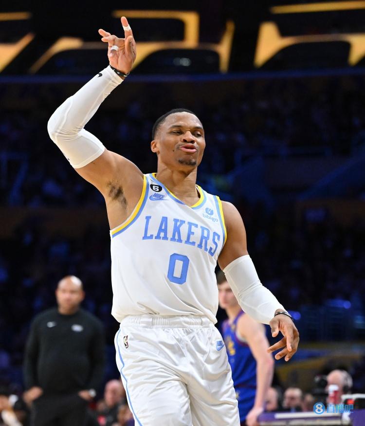 贝弗利谈威少替补:他是终极职业球员 他带二阵容能做自己