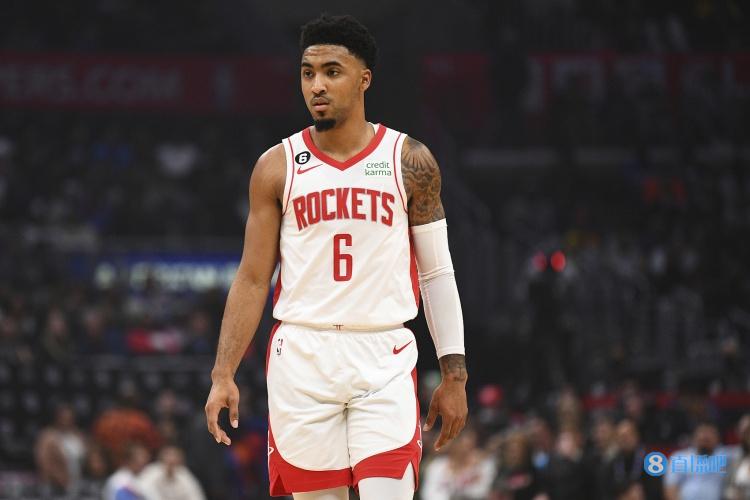 塞拉斯:这些时刻是年轻球队的必经之路 喜欢小马丁攻防两端表现