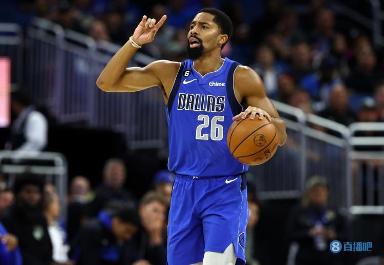 丁威迪:我会出战今天对绿军的比赛 左右肩脱臼都不是啥大事