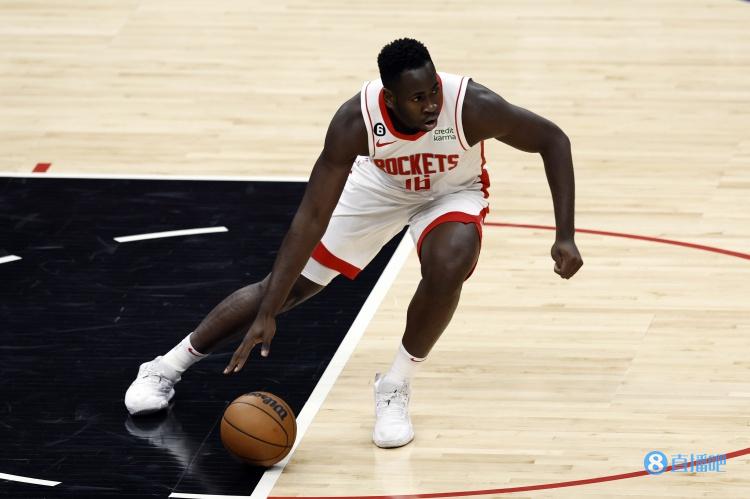 攻守兼备!加鲁巴出战22分钟 5中5&三分2中2贡献12分9板3助3帽