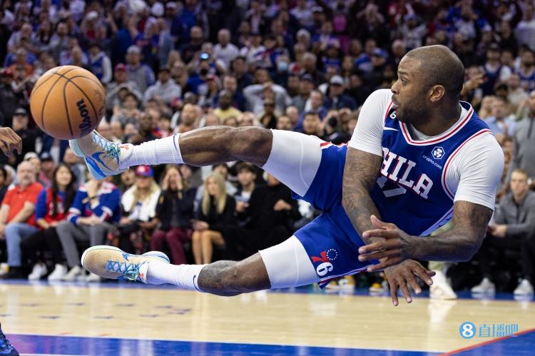 恩比德&T-哈里斯夸PJ-塔克：他防守拼命 沟通能力超强