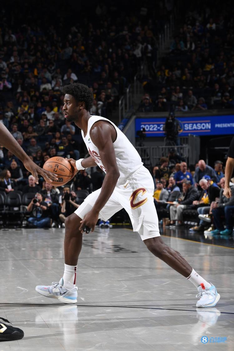 勒韦尔:与勇士交锋你会希望其他人击败你 绝不能让库里那样得分