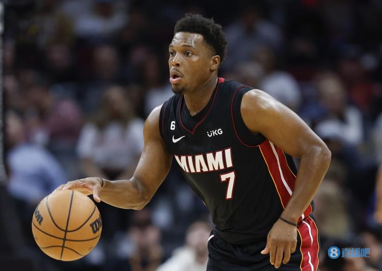 迎来爆发!洛瑞打满首节6投5中独揽14分 三分3投3中