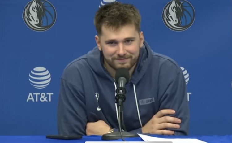 东契奇:裁判吹这么多走步让我有点惊讶 很高兴克莱那球没进