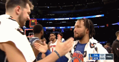 ?不舍!东契奇赛后与布伦森拥抱、击掌 并亲切寒暄许久