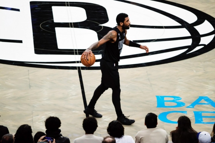 欧文:大家可以讨论我过去投丢的球 但要记住这一刻我站出来了