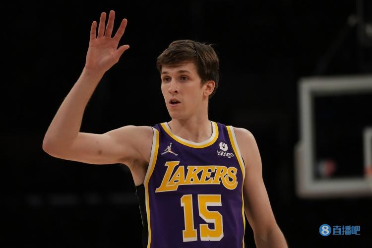 又帅又能打!里夫斯正负值+26与詹姆斯并列全场最高 9中5贡献16分