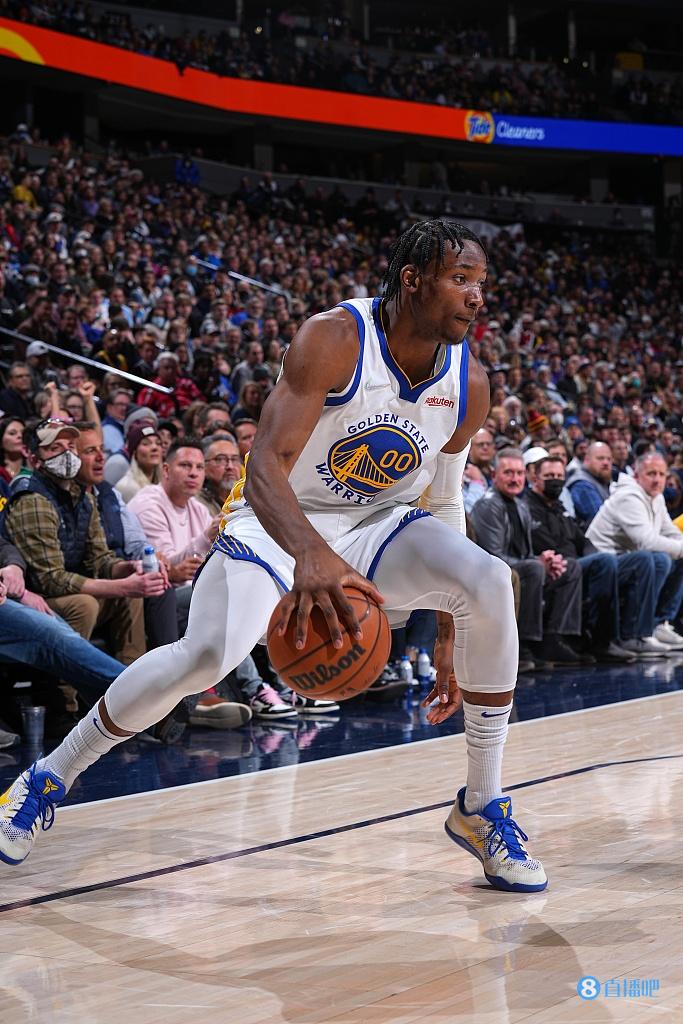 手感不佳!库明加13投4中得9分8板2帽 前场篮板有5个