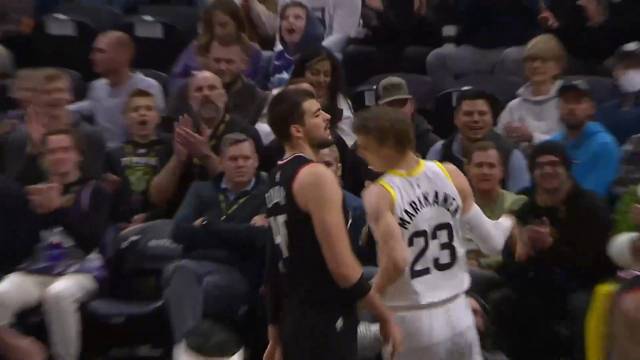 ?克拉克森33分 马尔卡宁23+9 沃尔26分 爵士力克快船止5连败