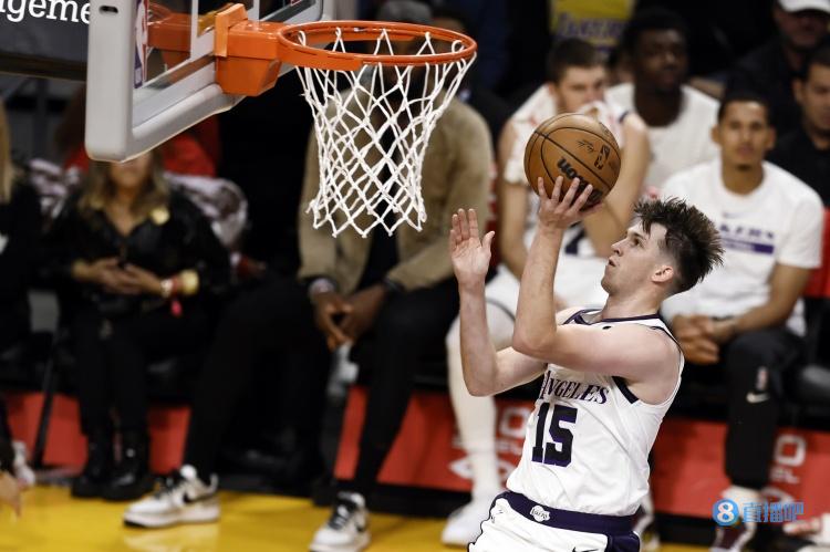 尽力!里夫斯15中9贡献25分5助攻难阻球队失利