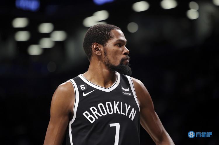 双拳难敌四手！杜兰特24投13中砍下31分 但也出现8次失误