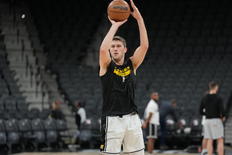 队记:为了给瑞安腾出阵容名额 森林狼将裁掉后卫AJ-劳森