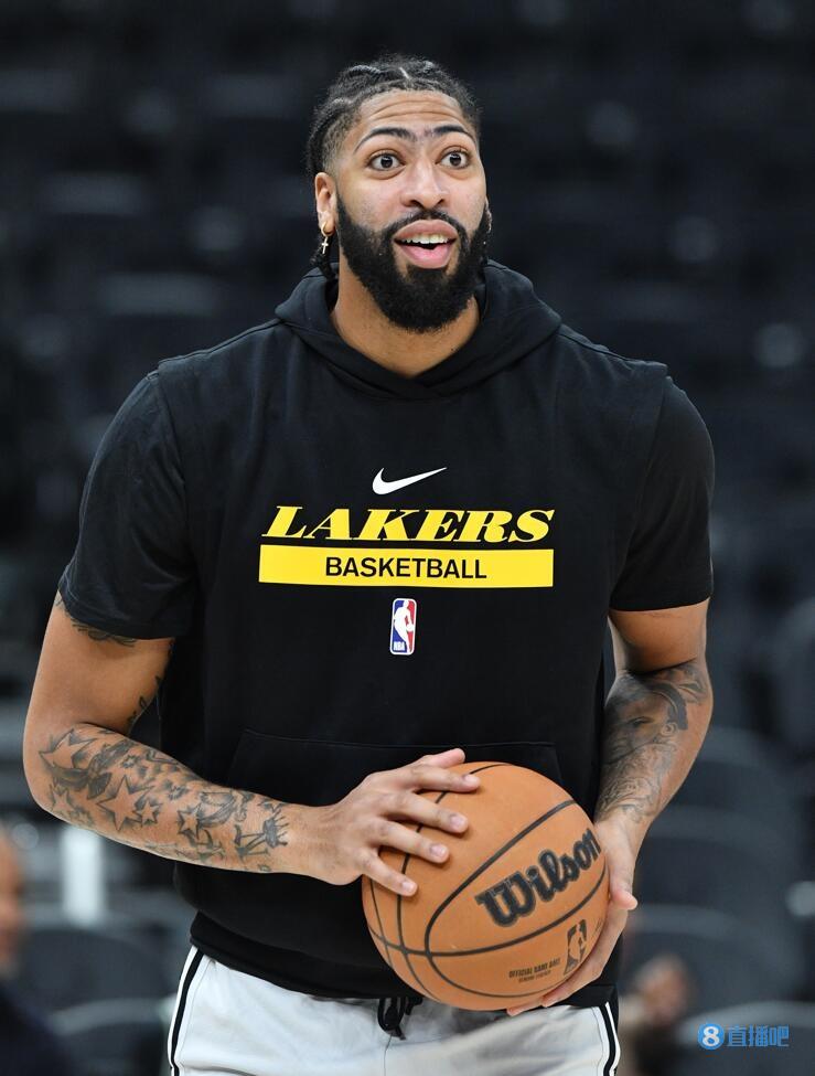 王猛:湖人本赛季打得最好的一场比赛 因为浓眉打得比字母还好