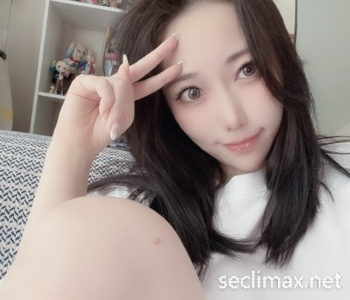 健身房有裸男军团！七海ティナ(七海蒂娜)不开心！