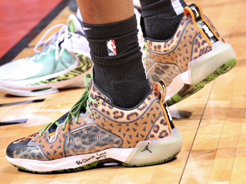 豹纹很显眼！阿德巴约上脚AJ37低帮PE配色 拿下24分12篮板