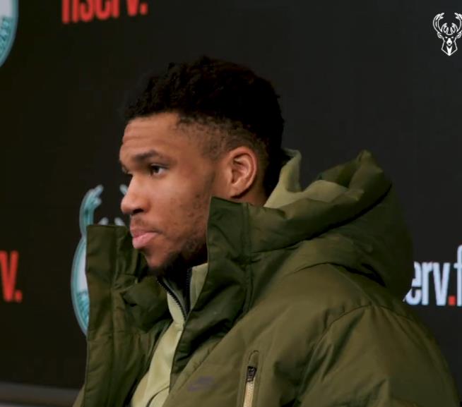 字母哥:我们要欣赏KD邓肯LBJ等创造的艺术 更要继续为后人开拓