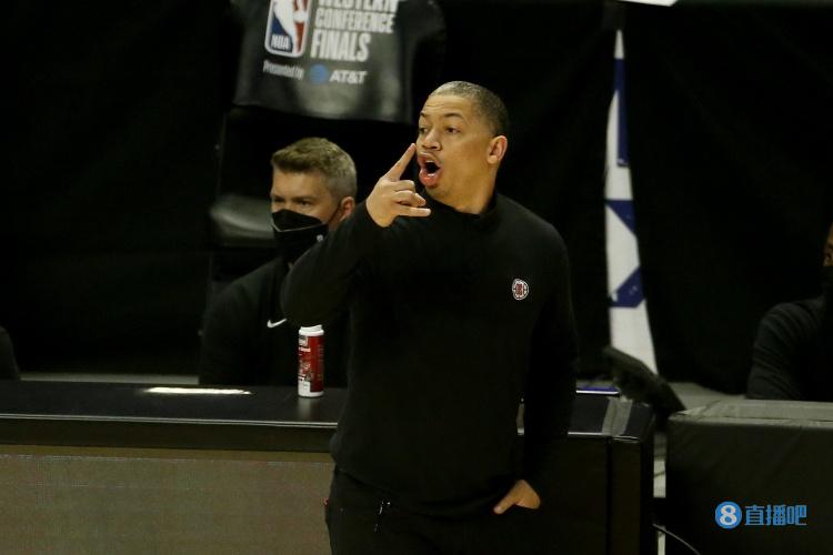 杰弗森:快船高层有人插手卢指导的用人 这是莱昂纳德沮丧的原因