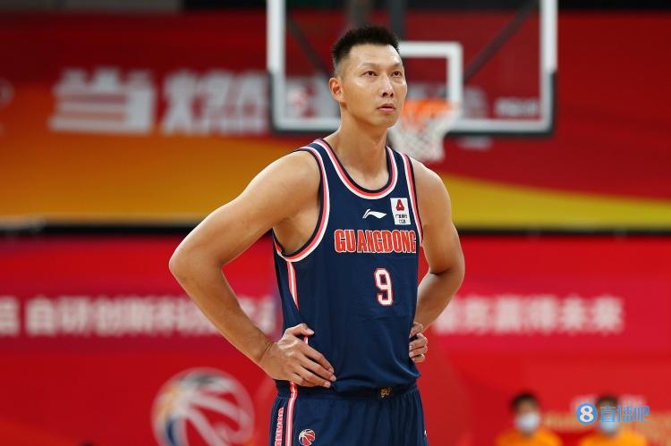 兢兢业业！易建联7投3中拿到7分3板4断1帽 正负值+14