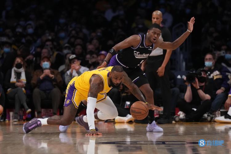 本赛季末节得分前五：詹姆斯第1 福克斯/獭兔/德罗赞/欧文分列2-5