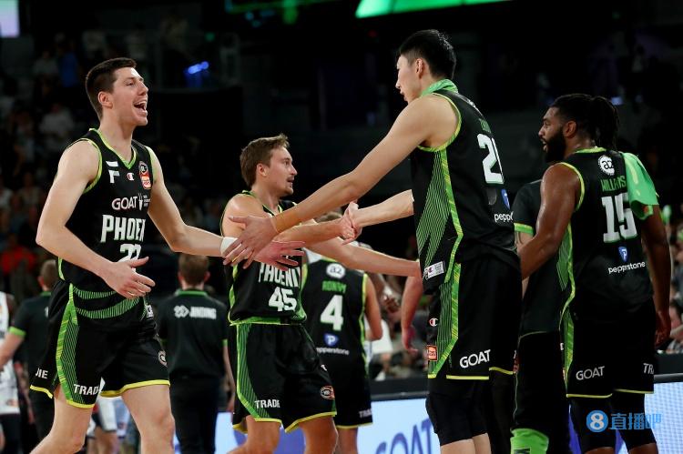 状态不错！周琦复出出战14分钟 4投2中砍下8分4板