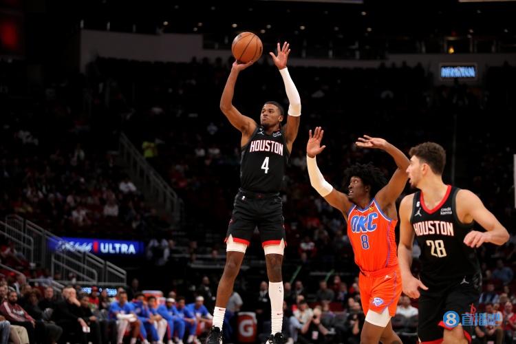 杰伦-格林:塞拉斯引领我们积极地面对一切 他能让我跟队友受益