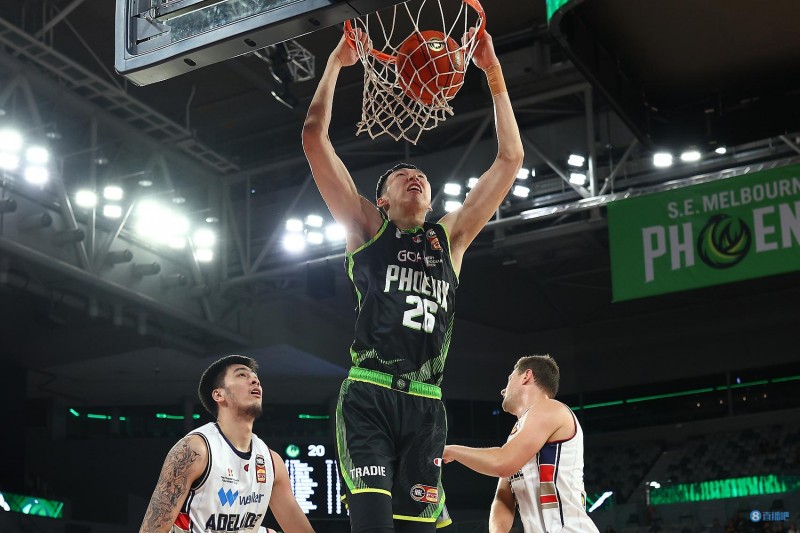 媒体人:凤凰对周琦近期归队表示乐观 球队也非常有诚意与之续约