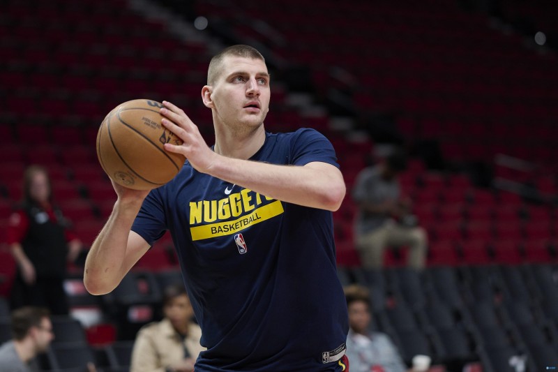 今日掘金战快船 约基奇因右手腕伤势将缺席比赛