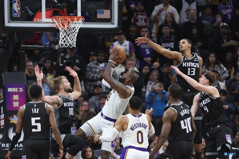 炸了!湖人全队投篮命中率高达61% 创球队赛季新高