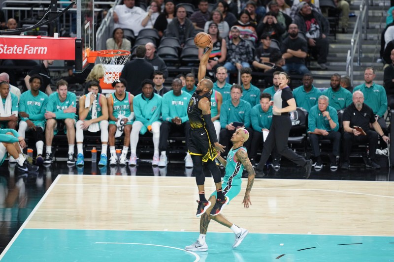 科尔:一哥是我们目前的第三内线 希望能有让他休息的机会