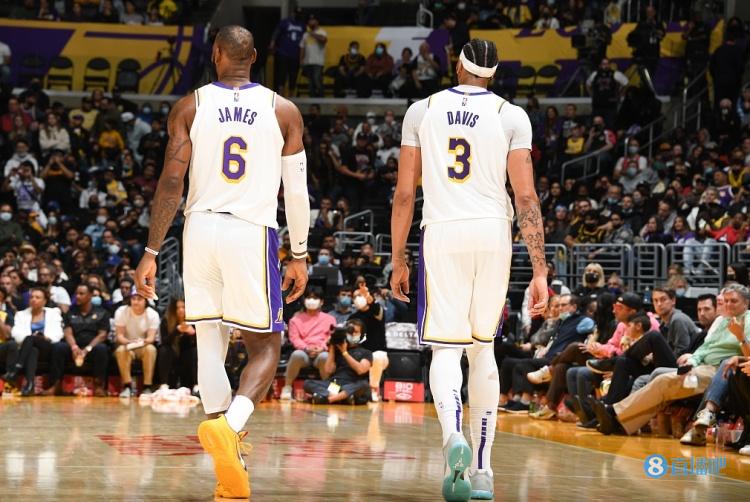湖人明日伤病报告:詹姆斯出战存疑 浓眉大概率打