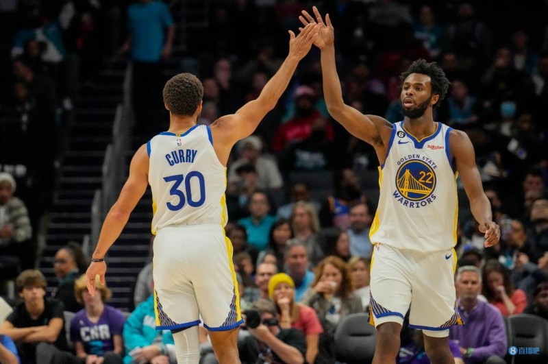 维金斯：听到库里受伤我并不好受 我只能尽力为他打好比赛