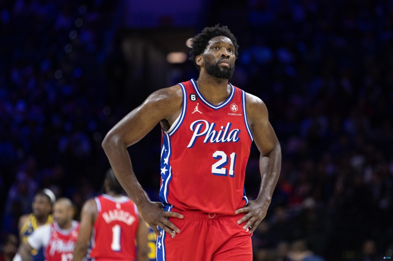 脚部伤势是否会影响出战全明星？恩比德：不能保证