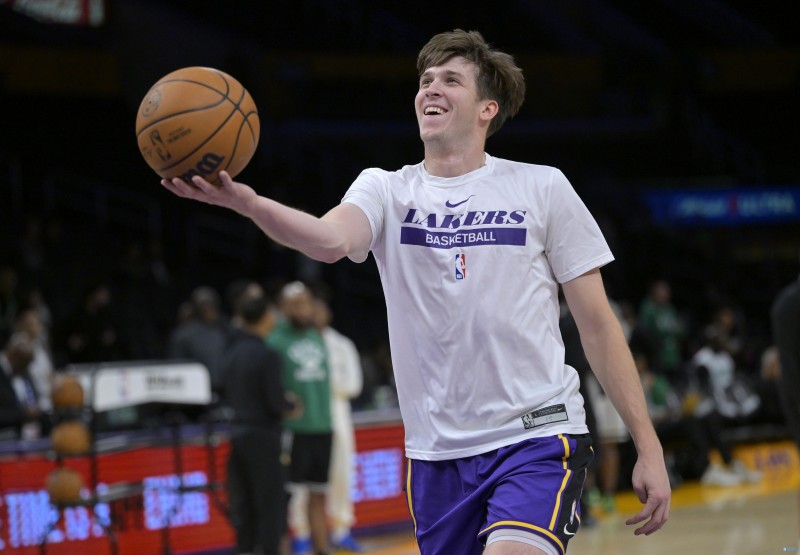 合同年打算?里夫斯:没想太远 我喜欢洛杉矶 我喜欢作为一名湖人