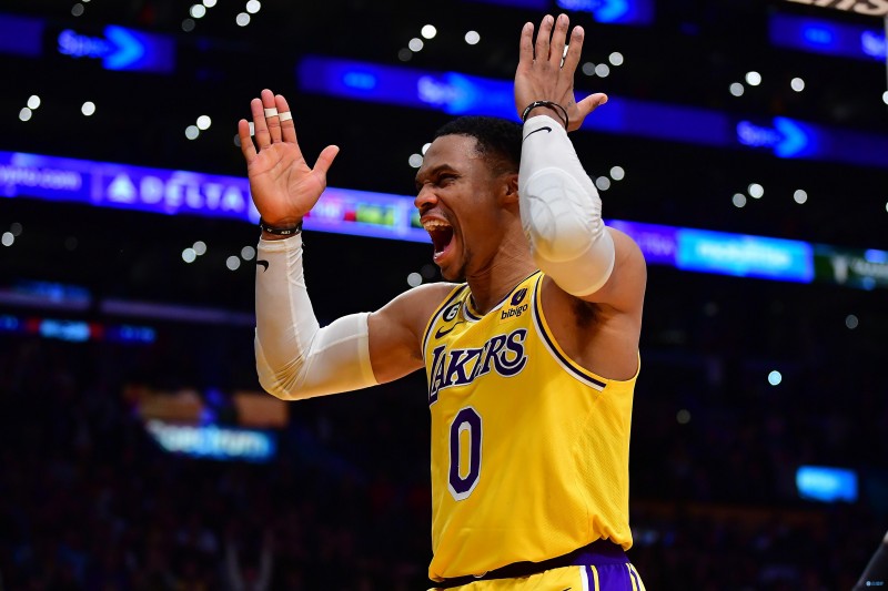 我也有里程碑！威少本场共送出8记助攻 生涯达9000助攻历史第10位