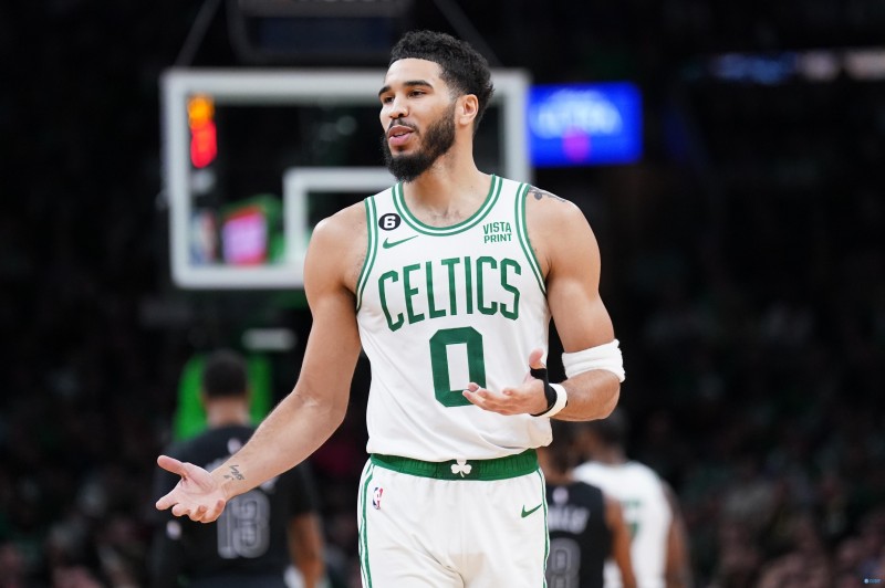 凯费之战:绿军疑似“看人下菜” 塔图姆比凯勇之战打得更好