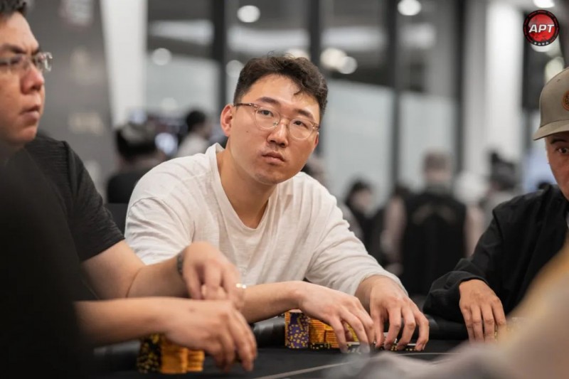 【EV扑克】【2023APT越南】主赛事B组141次参赛,韩国 Seok Hyeon Park 领衔55人晋级 Day 2