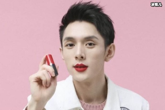 李佳琦助理转做幕后工作,网友表示自己的不舍大呼小助理多可爱