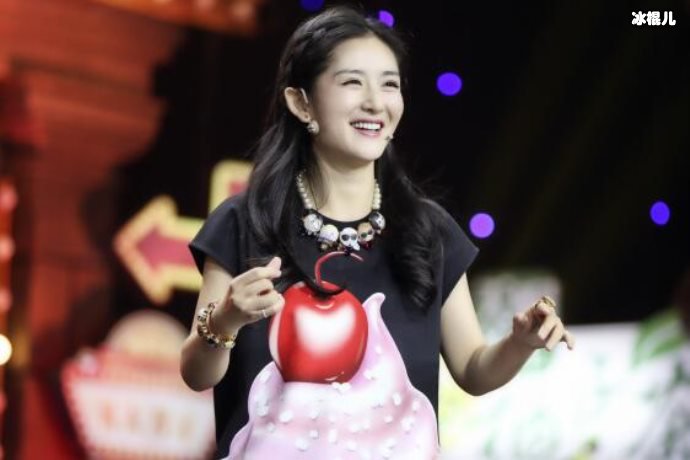 李熙凝上《快乐大本营》,还是那个淡黄的长裙女孩海涛也无语了