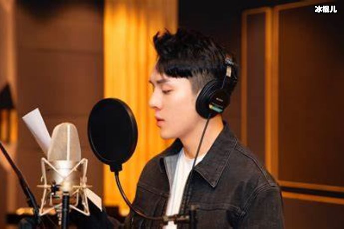 李佳琦就保镖推人事件发道歉声明,现场视频曝光实则另有隐情