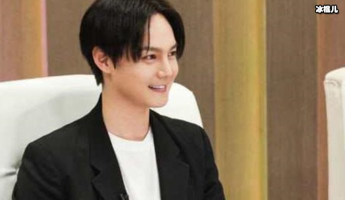 尹正在《鬓边不是海棠红》中表演出色,颜色性格刻画分明