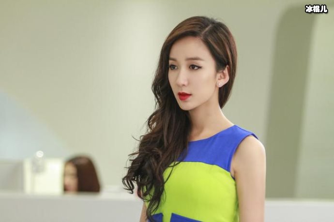 昔日女王三度登上春晚因假唱无人问津,转身闪婚神秘富豪老公