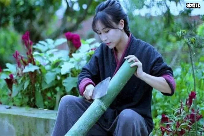 李子柒解锁大蒜的“一百种做法”,心灵手巧小仙女治愈人心