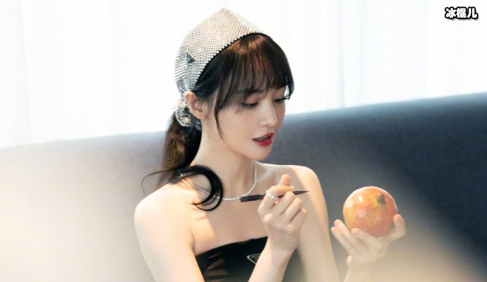 郑爽改变对安全感态度,回顾她的三段恋情甜蜜背后是一地鸡毛