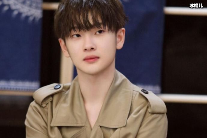 周震南被宠物猫抓伤,被迫连打三针狂犬疫苗队友接连嘲笑惹围观